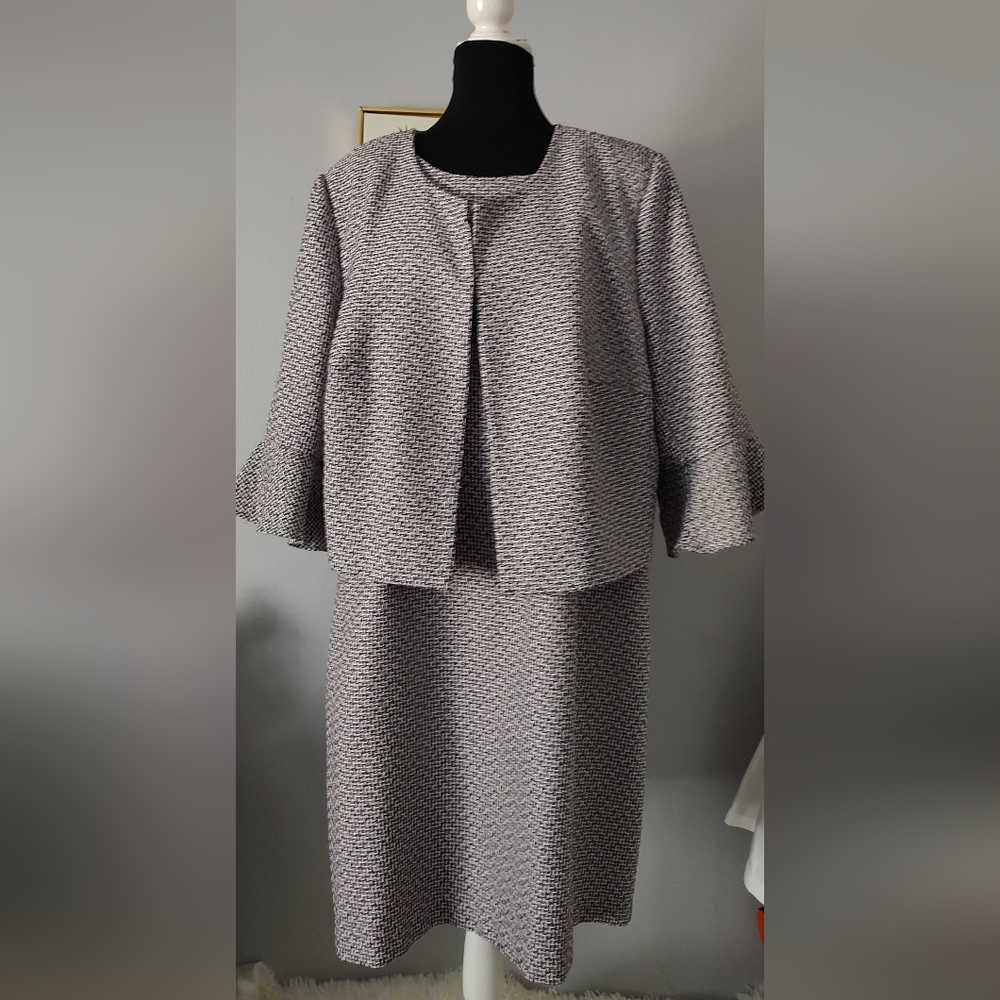 Dress suit  Women Danillo  2 Pieces Color Purple White Size 20W  Zipper